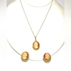 Vintage Cameo Jewelry Set with clip on earrings